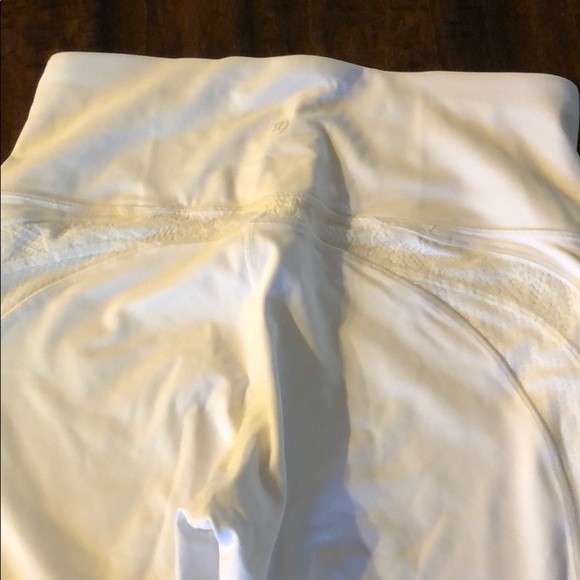 NWT lululemon Wunder Under Crops HR Lace White 10 - Picture 6 of 8